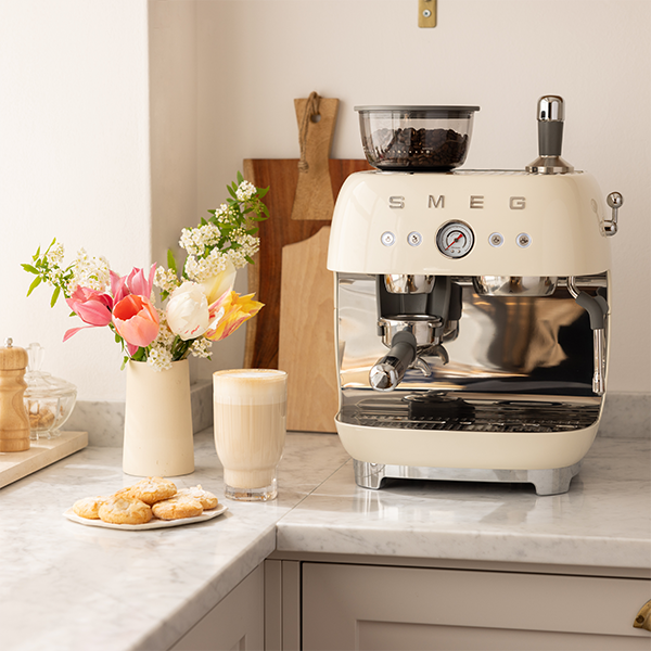 Macchina per Espresso SMEG – EGF03CREU